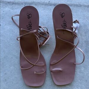 So Me Mauve-Tan Strappy Women's Sandals